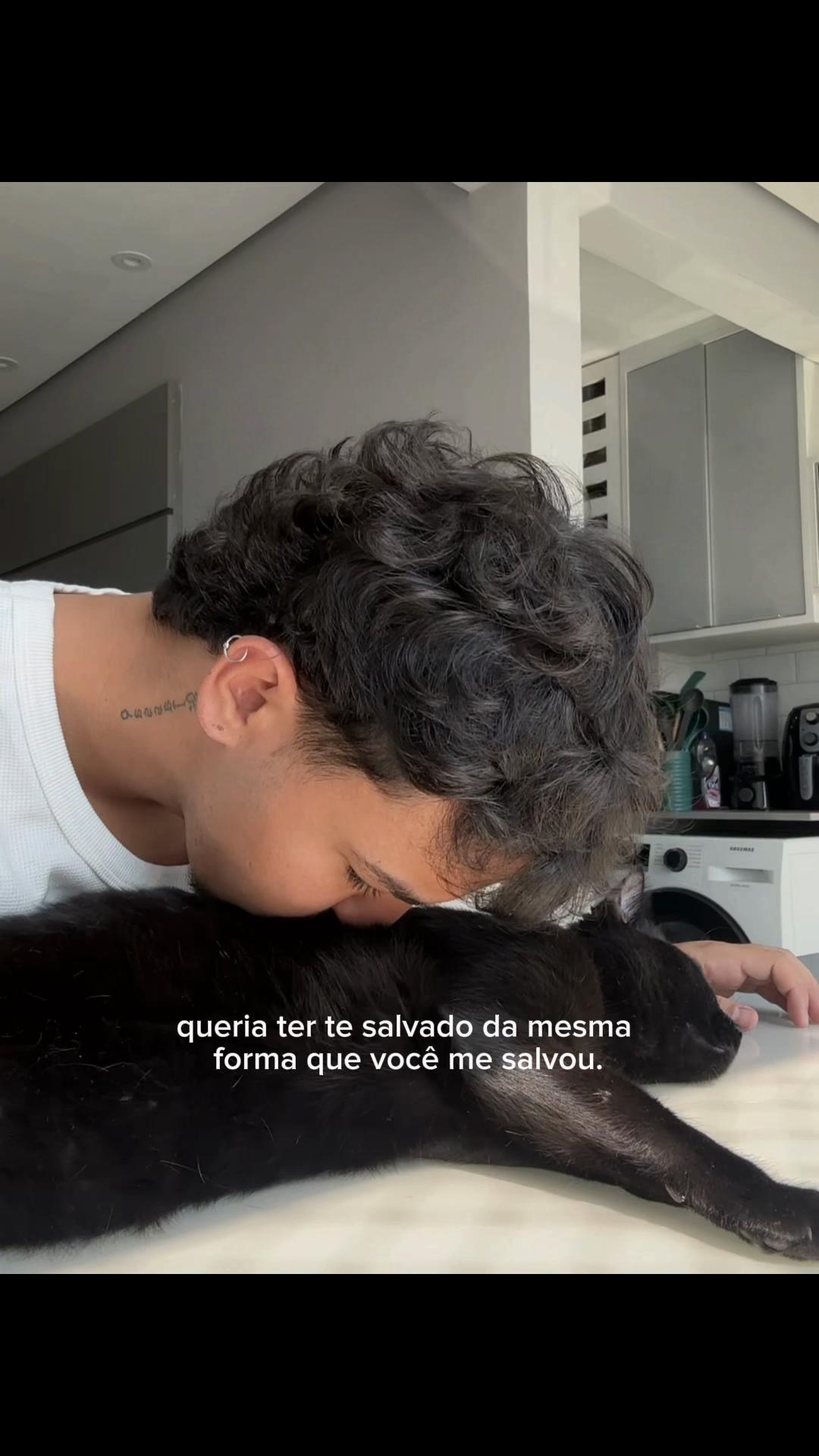 @uailazaro