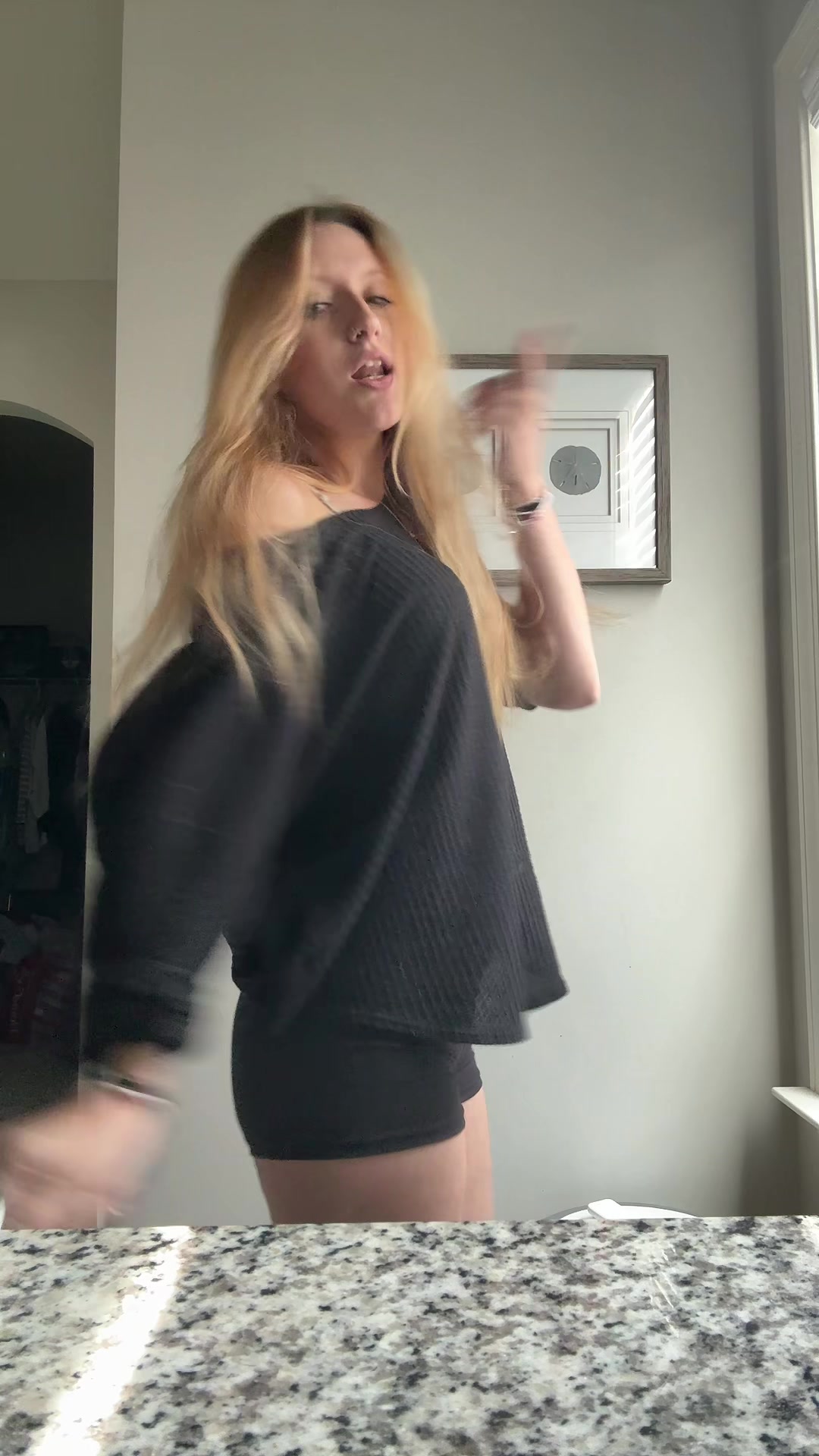 @️
