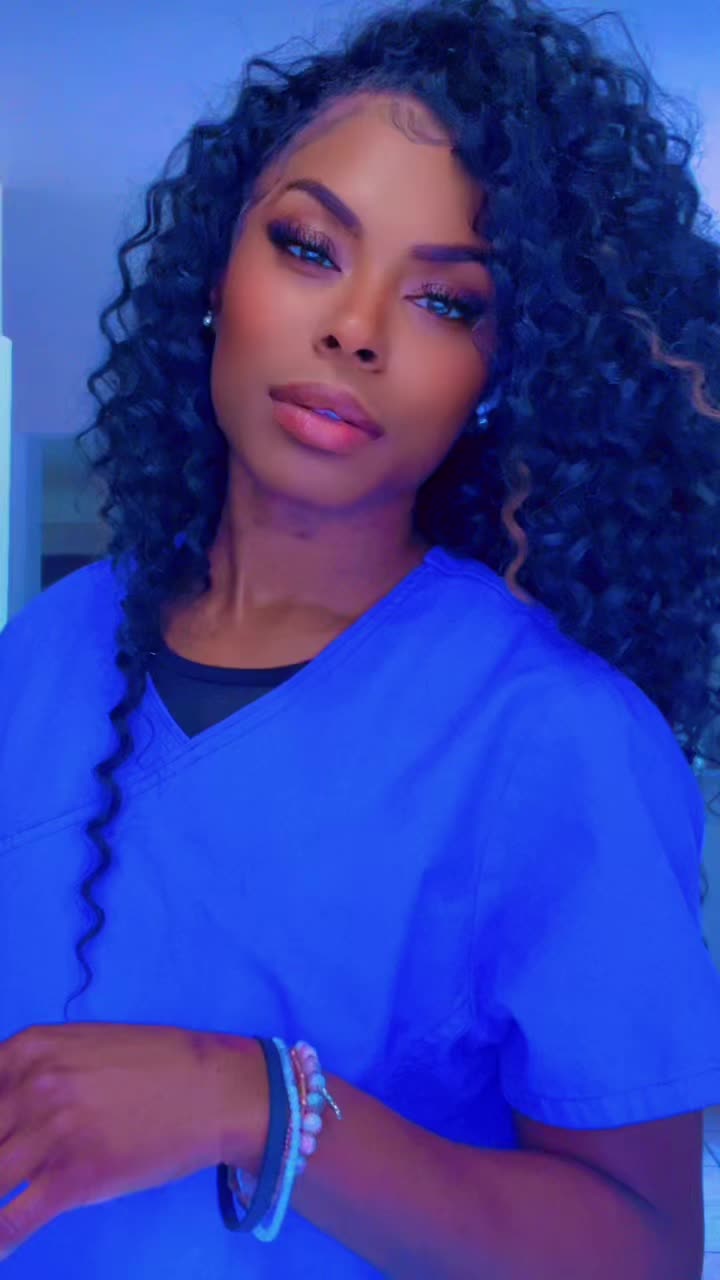 @Sherena_Capri