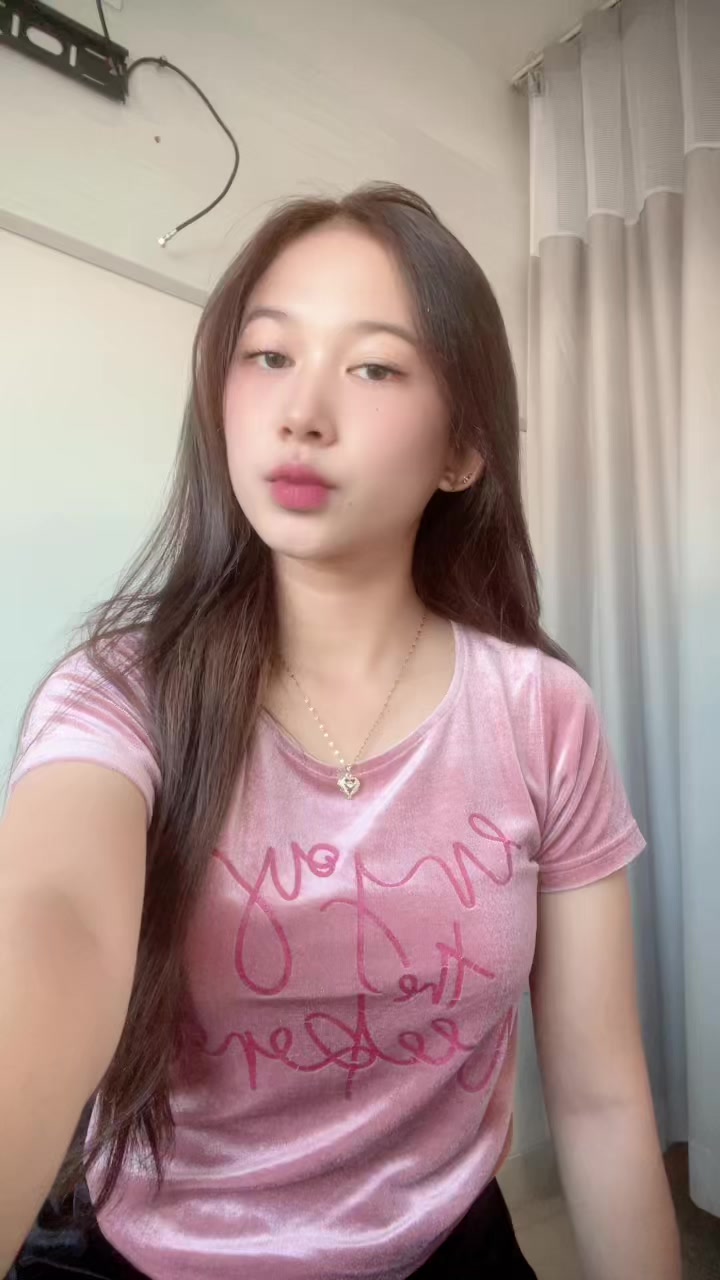 @𝒱