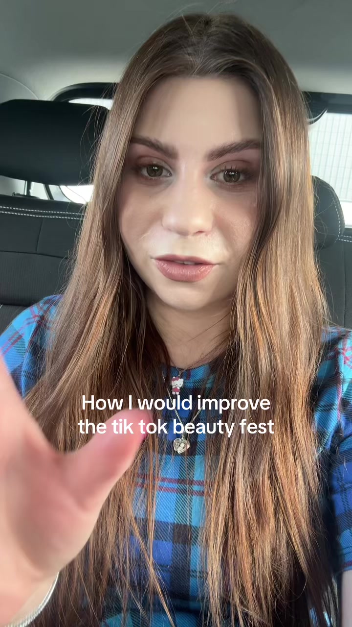 @Liana Tries Makeup
