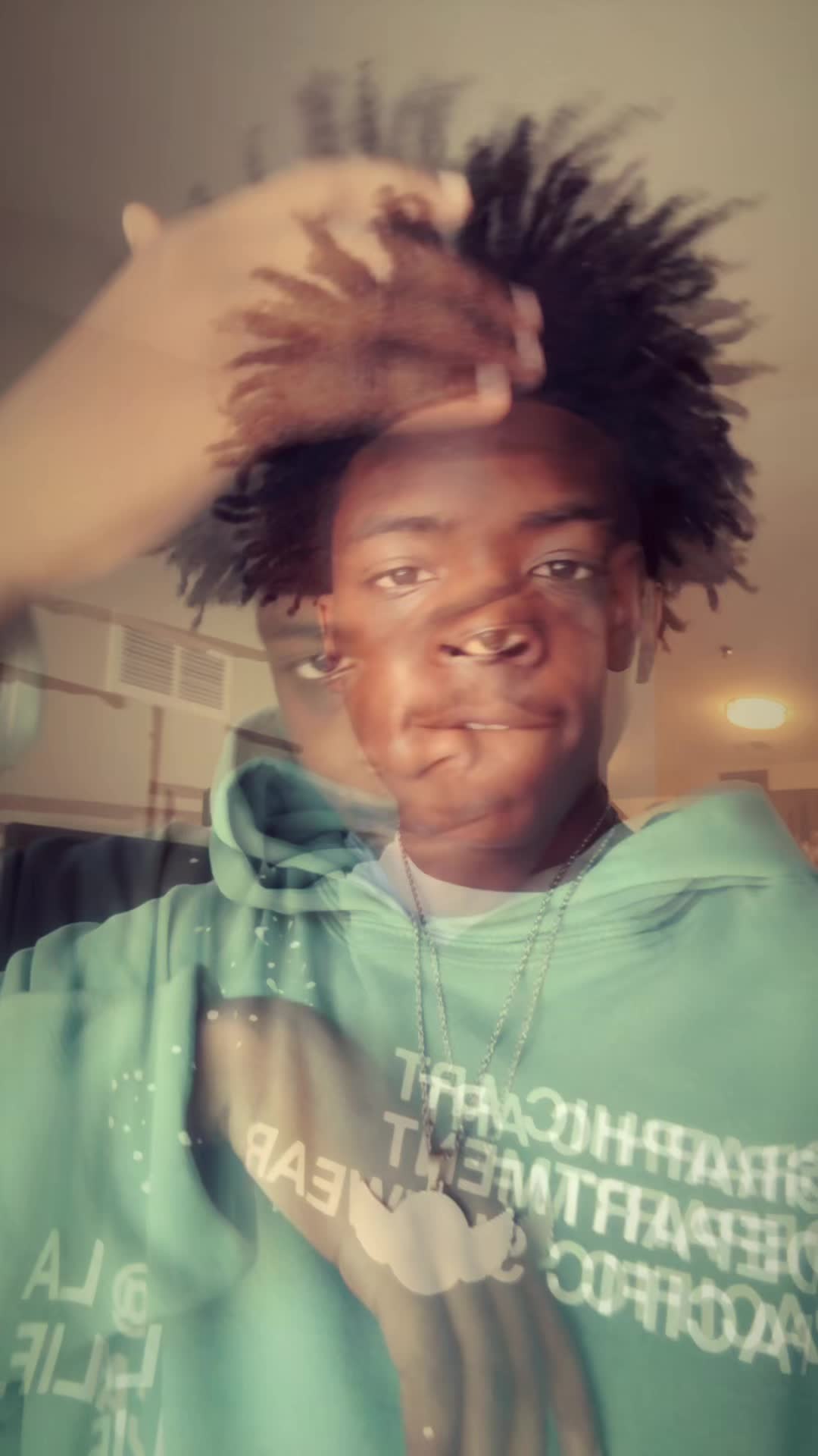 @Uzii