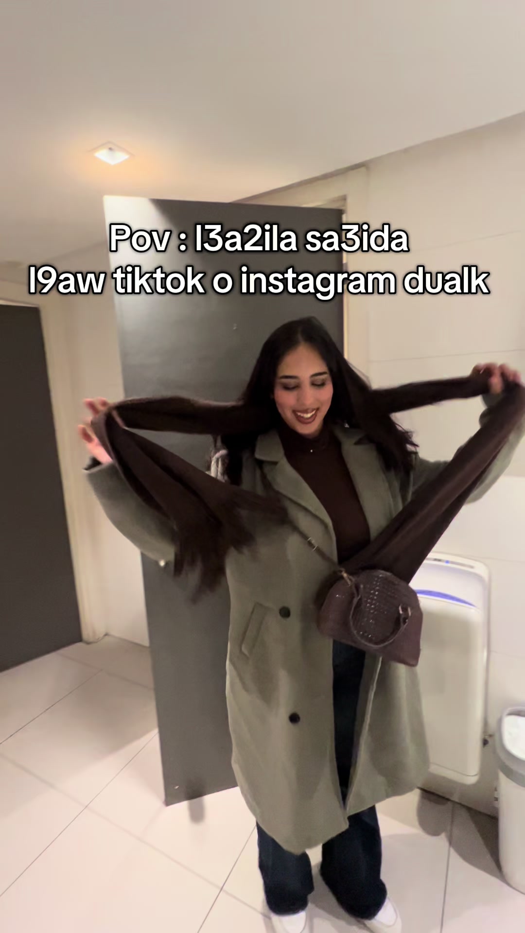 @Emy_