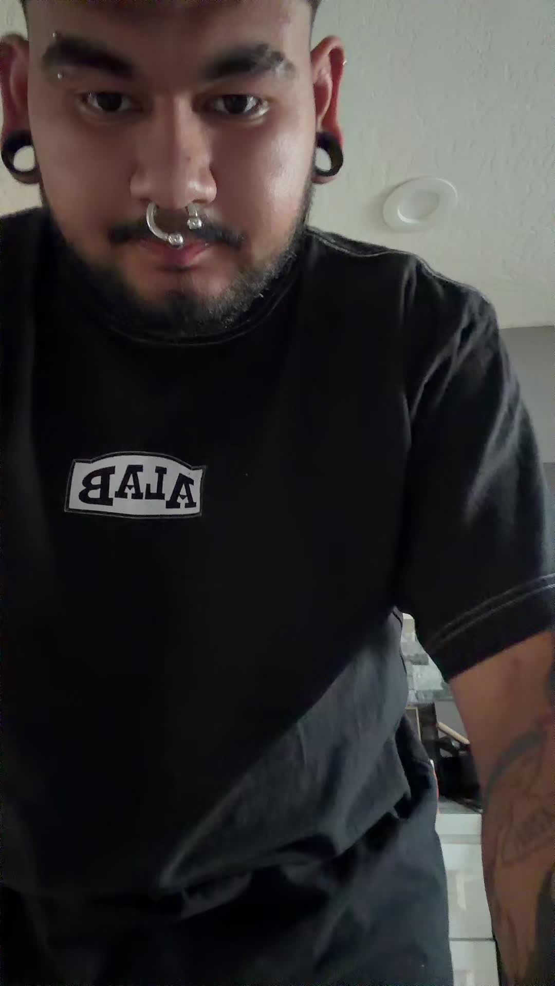 @izzythewavebuilder
