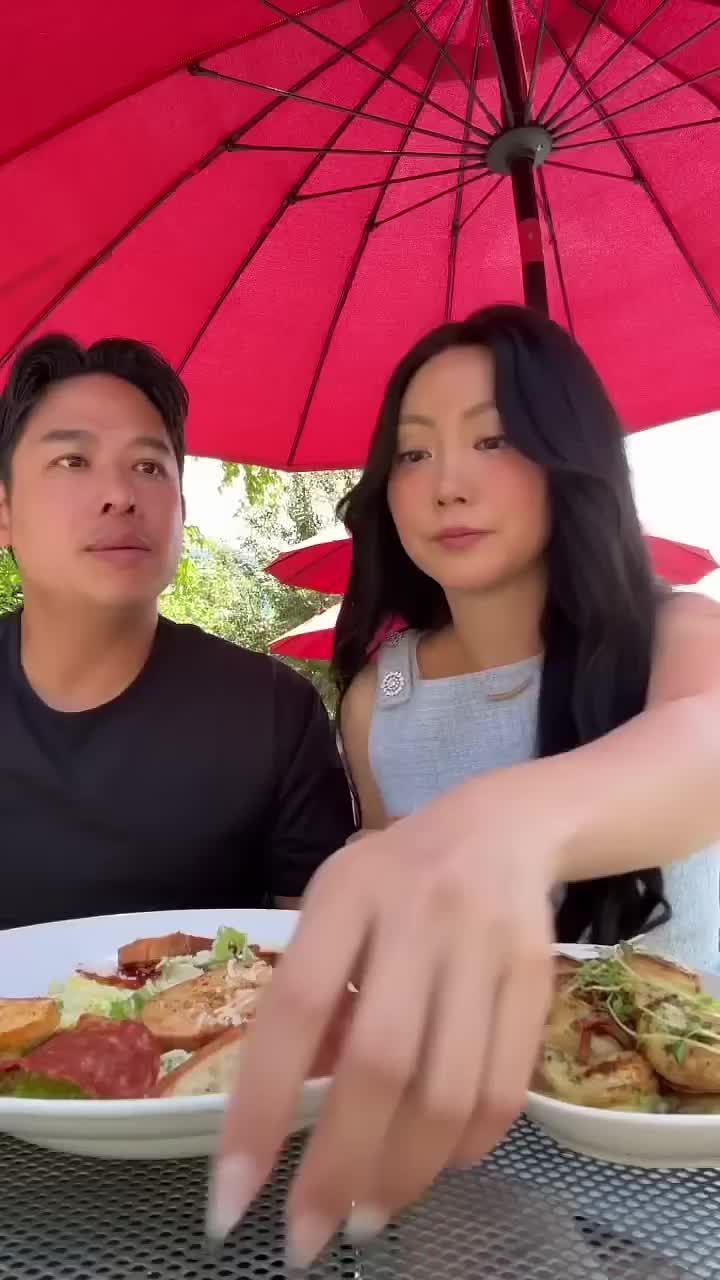 @theweeniefam