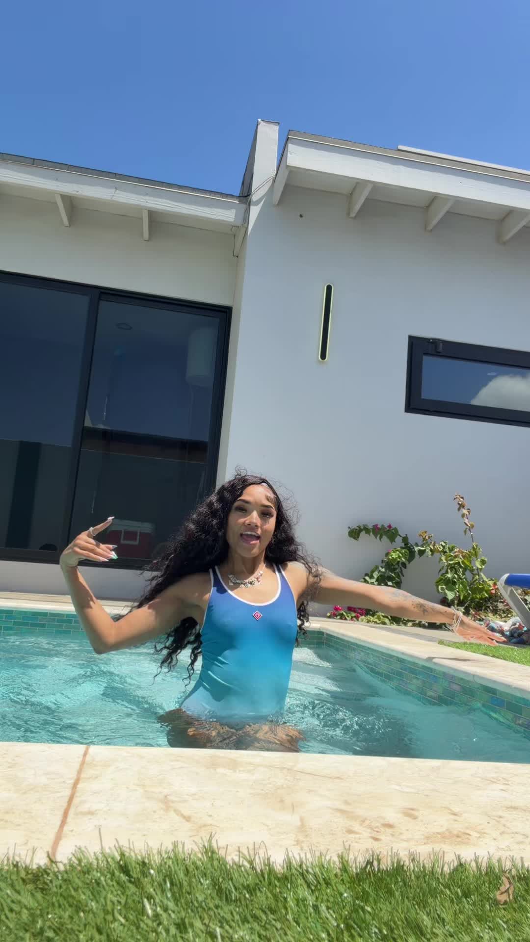 @sarahsibby