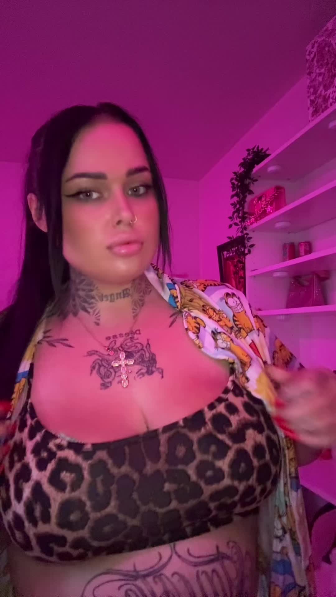 @Adela Bratzcuty 🍒