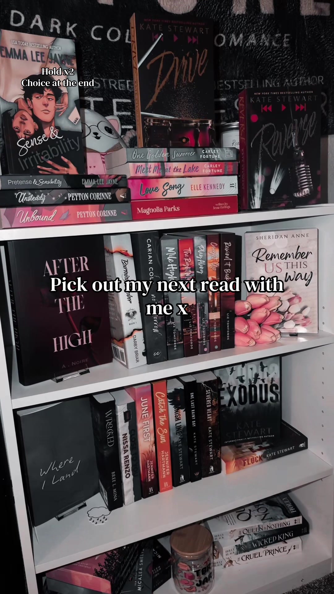 @Danielle Reads 📚☕️ 🧸
