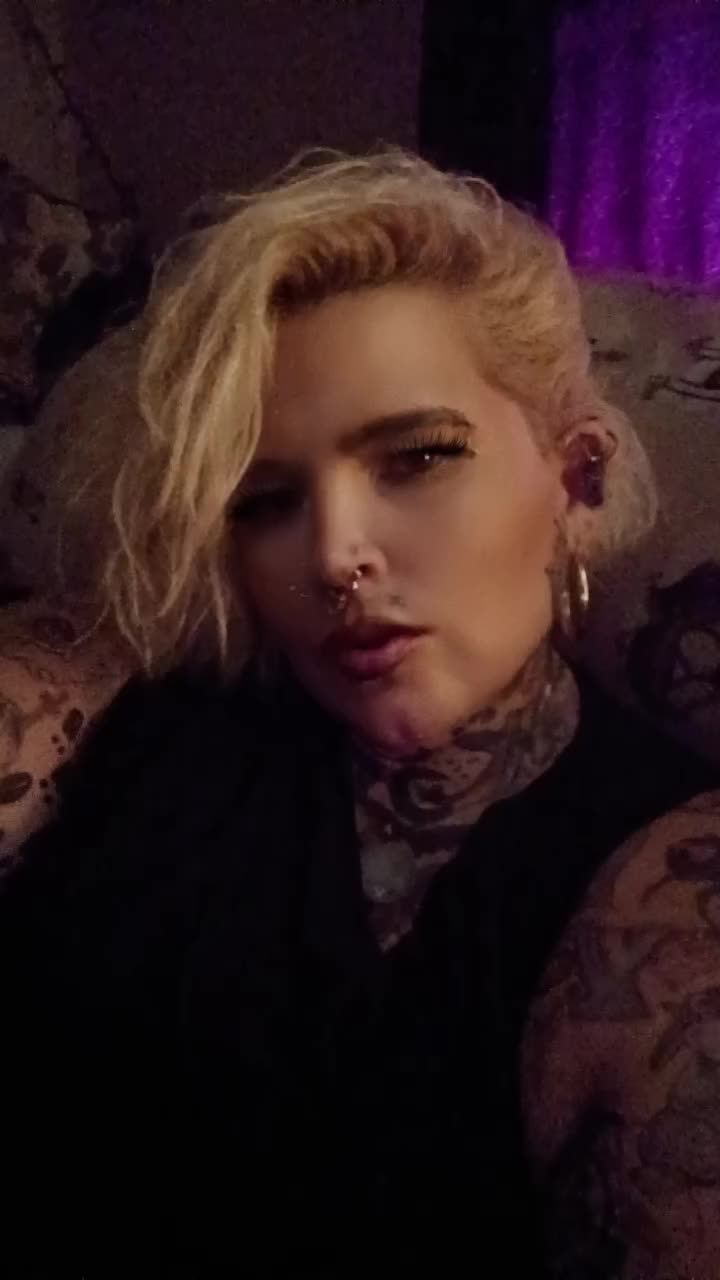 @Blondie Playboy xoxo 💋💋🌸🍦