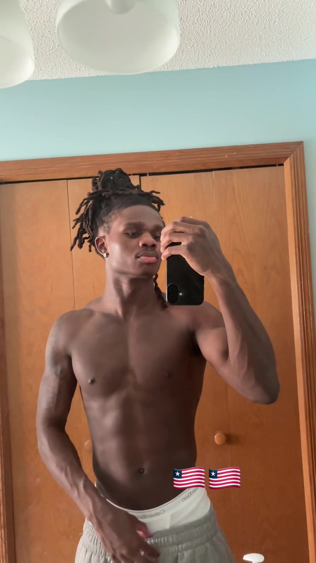 @apfourr