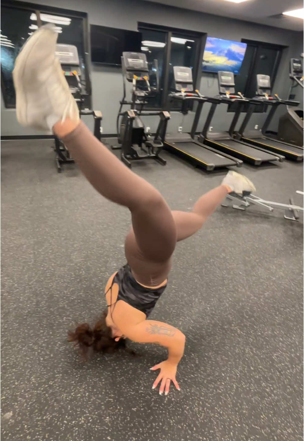 @ell.ieelizabeth