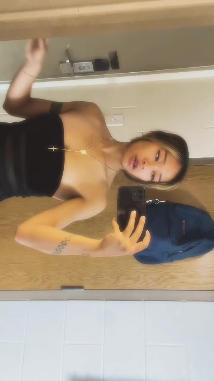 @Riaaa