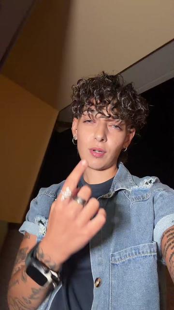 @αηηα.