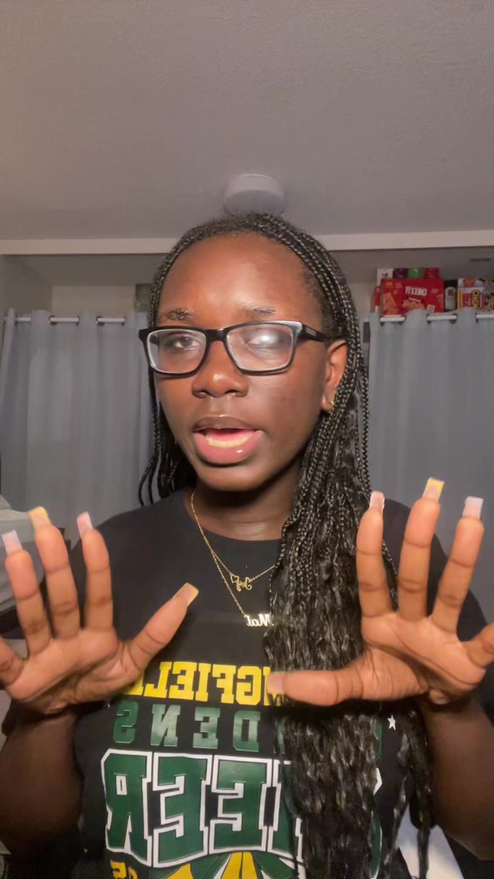 @theeworldofmai