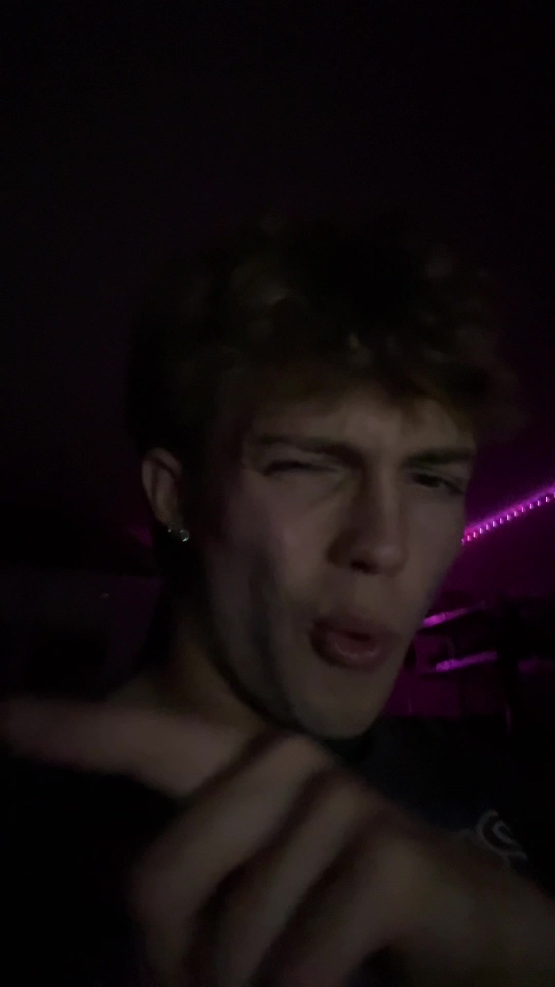 @Sqwimeee