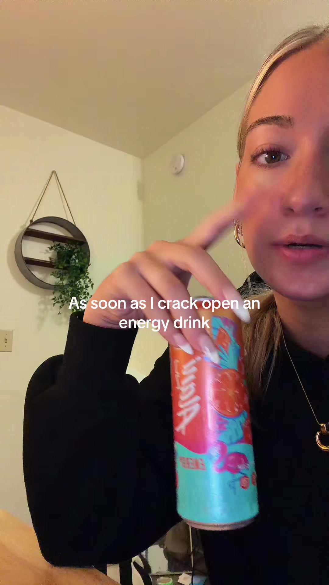 @caitlynnavery