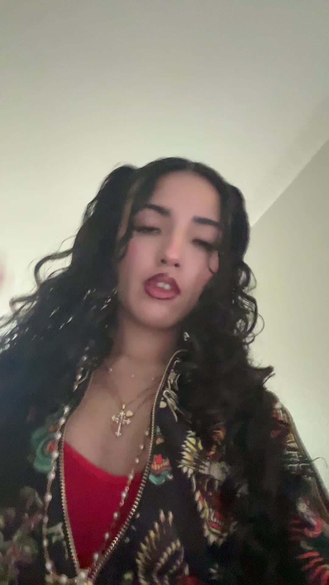 @Heluvs_ari