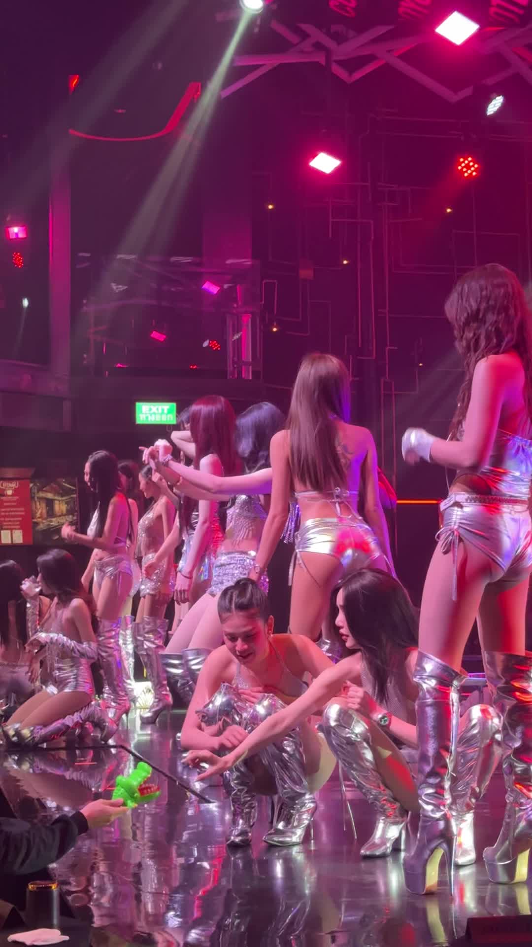 @CZECH CLUB, EKKAMAI