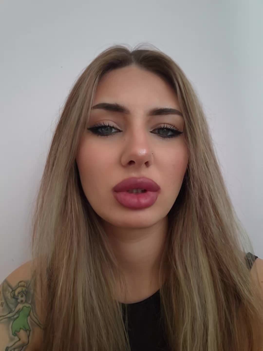@Angela.
