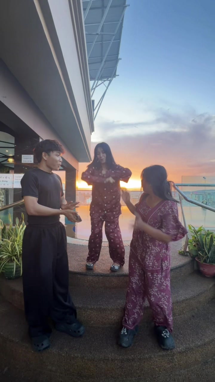 @Yoon Nadi Aung