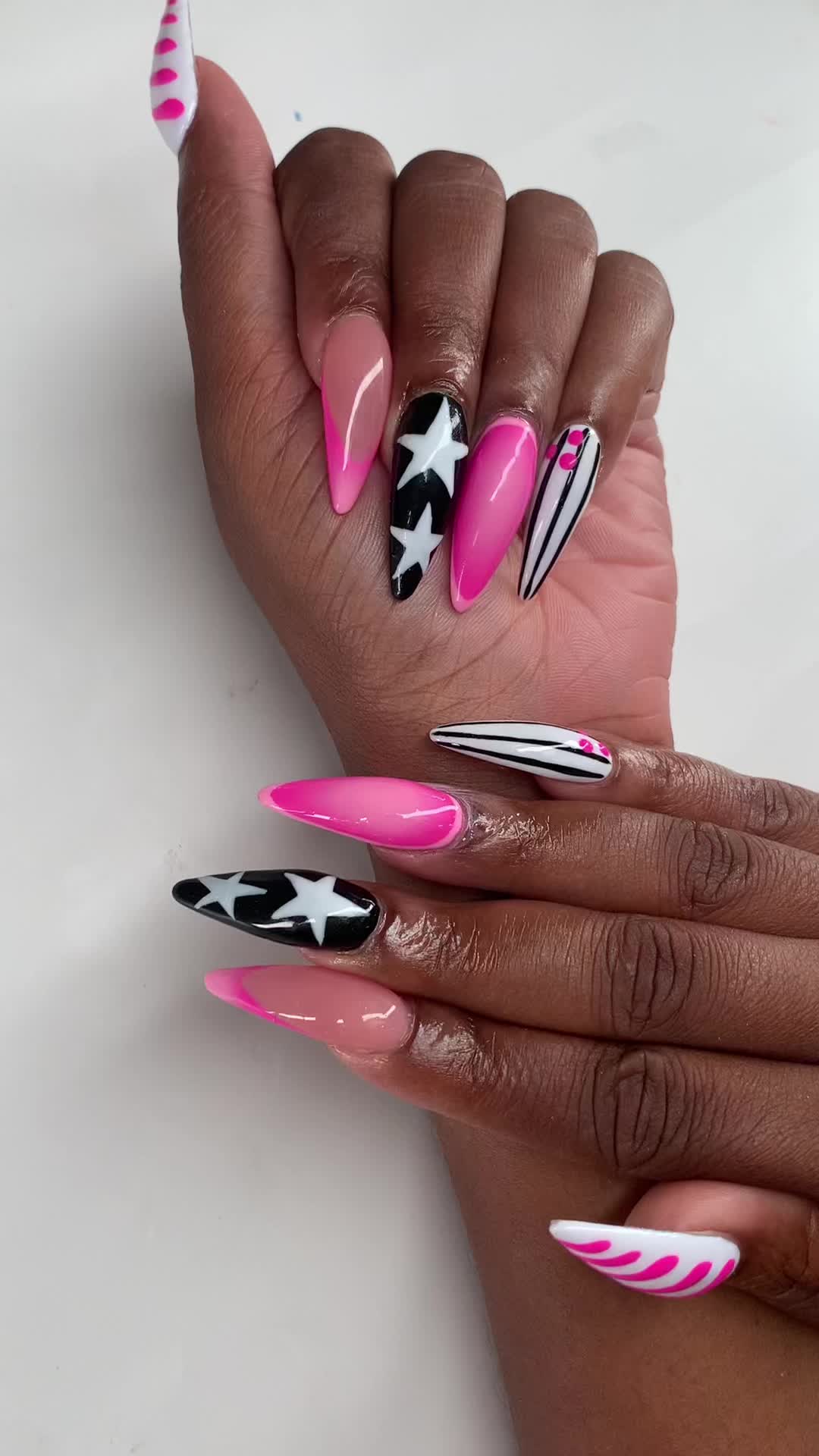 @Carelle M | content creator