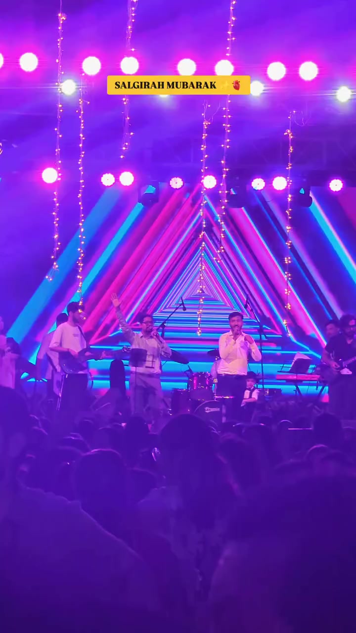 @VILLAGE_VIBES 1