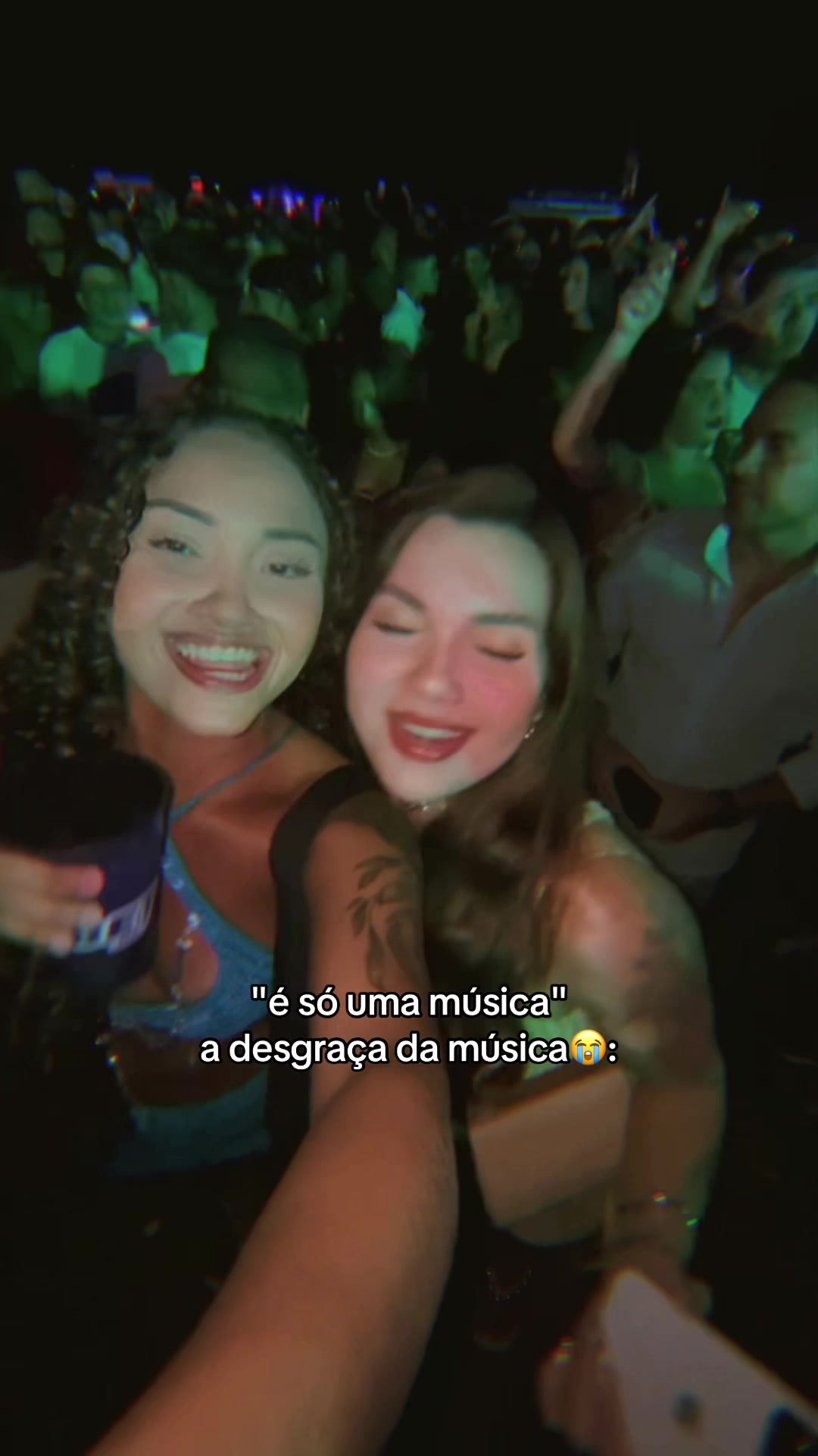 @_Caroline