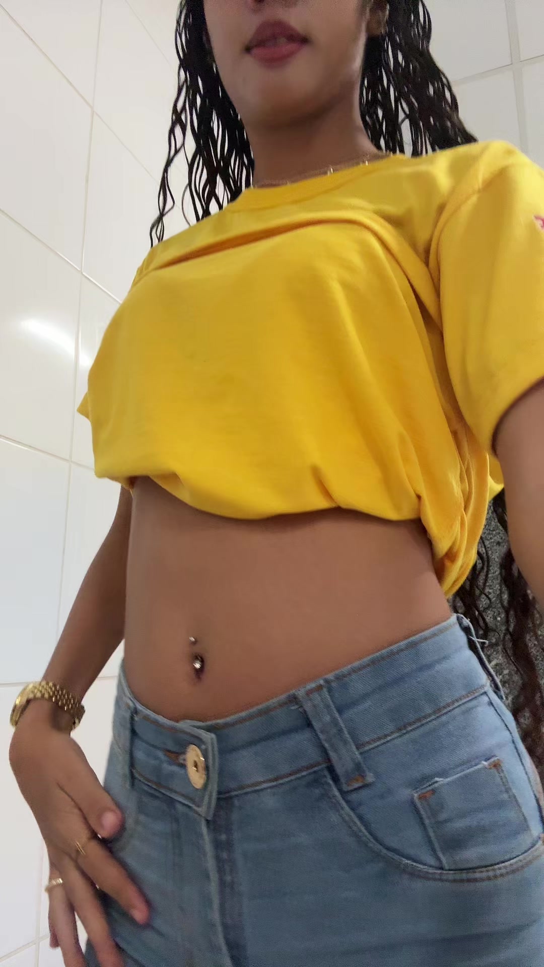 @thaissthefanie_