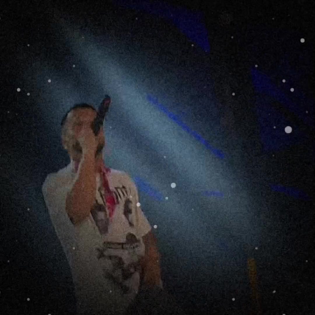 @🦅
