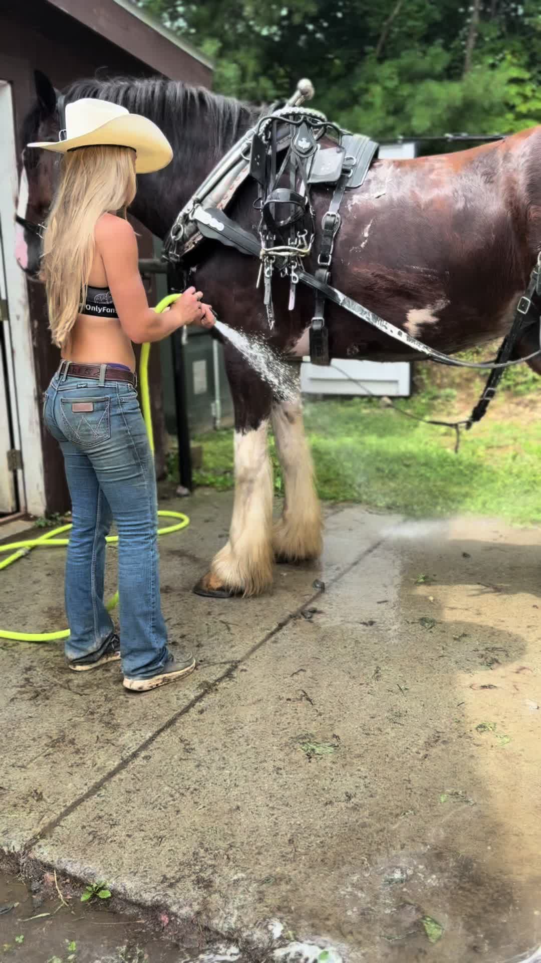 @Itsamandaleeee