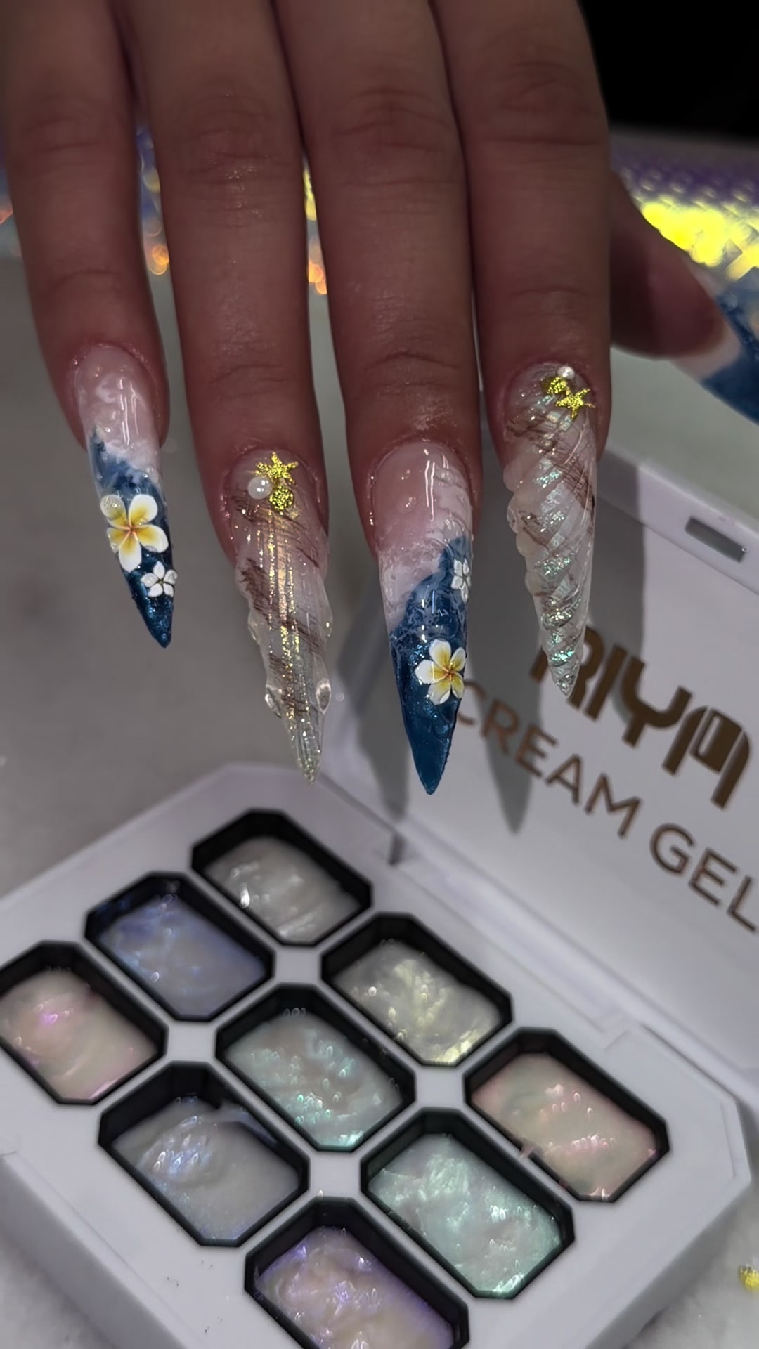 @Riya's Nails