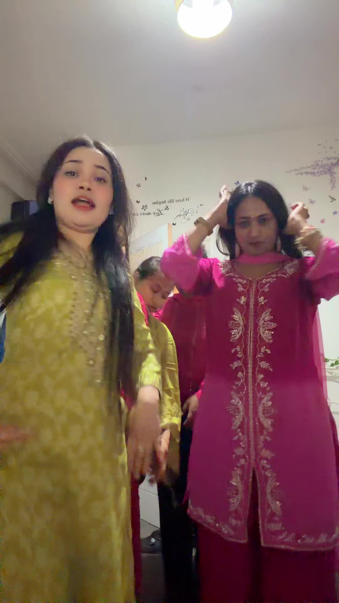 @Suneeta_kunwar💫🇬🇧