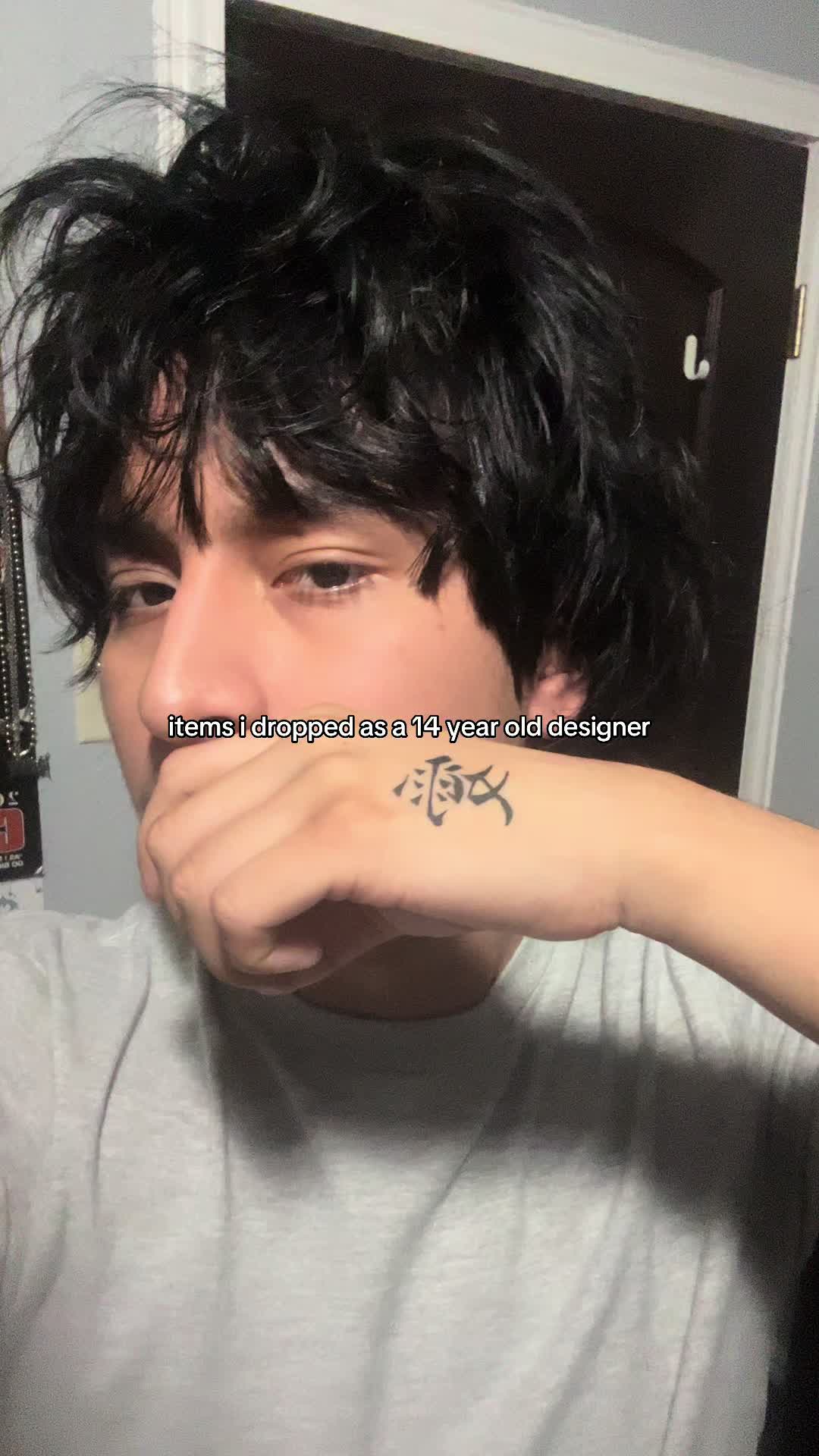 @⃟