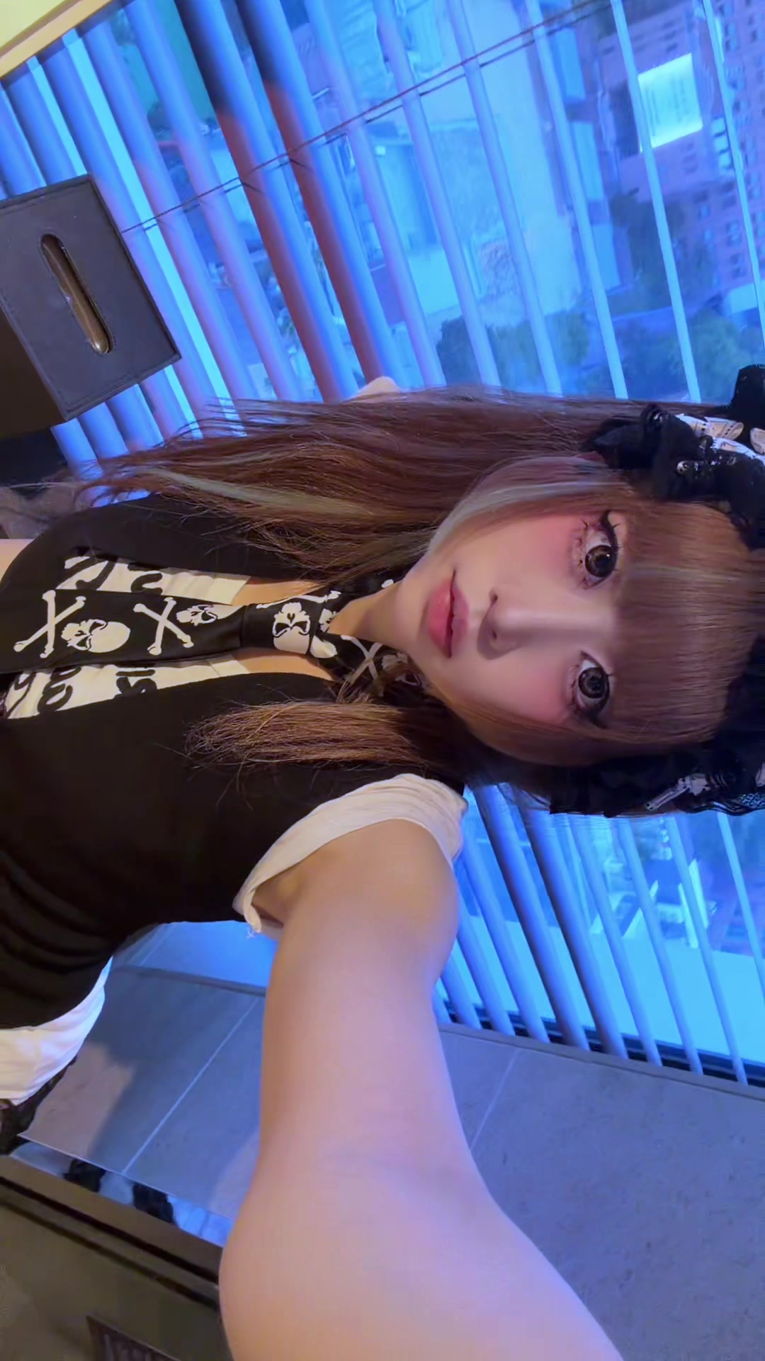 @デカニャンコ