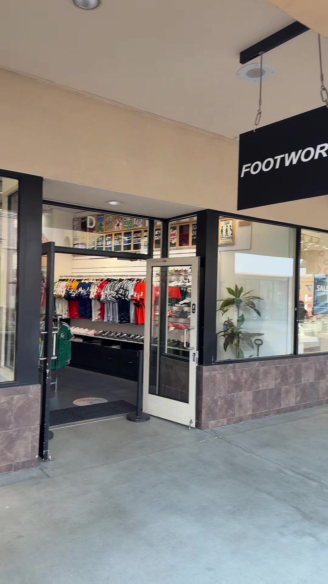 @FOOTWORK