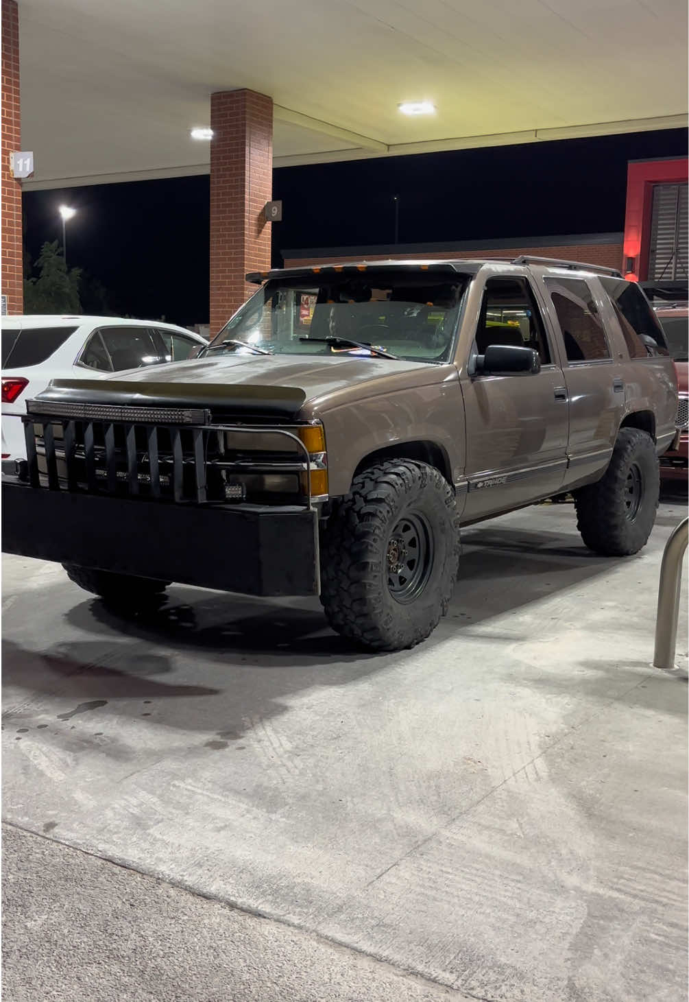 @frost_mane_2300