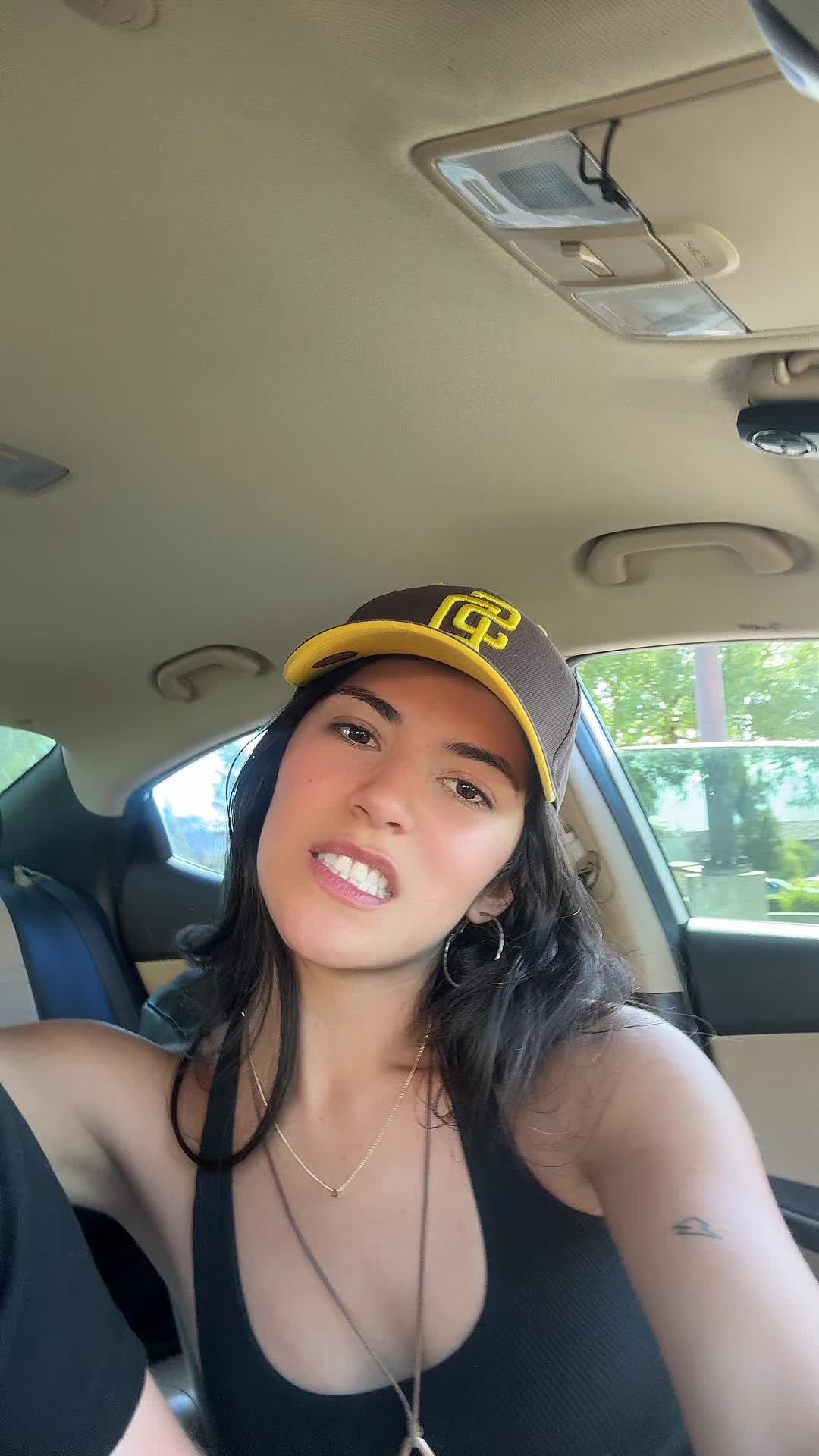 @✩