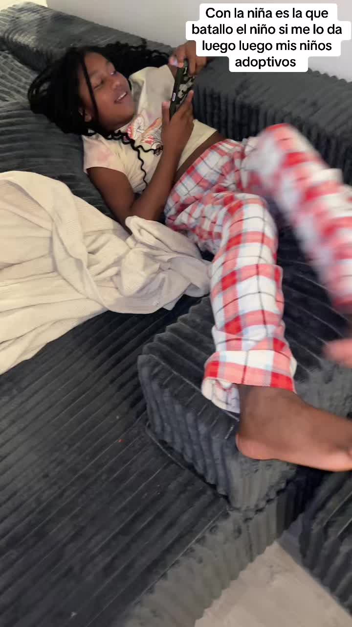 @lalalopez