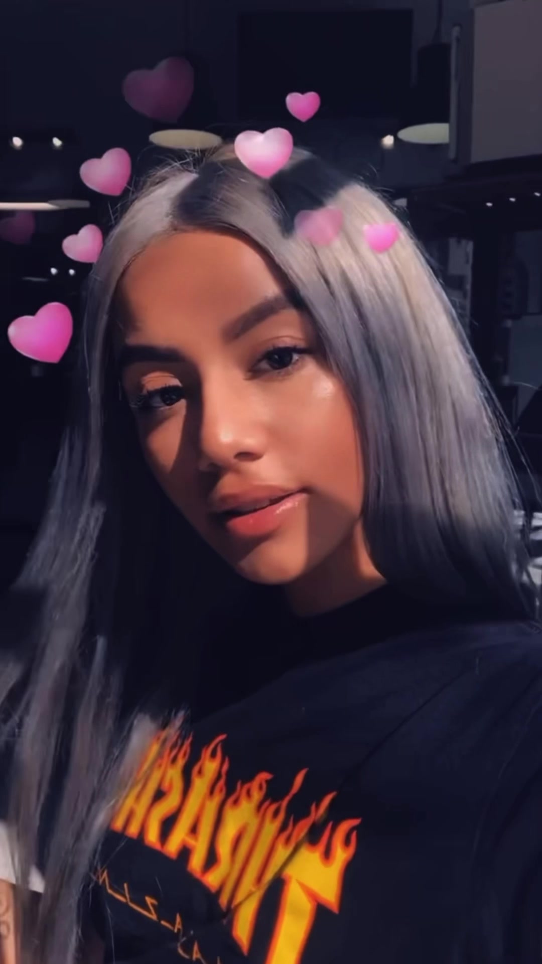 @￴