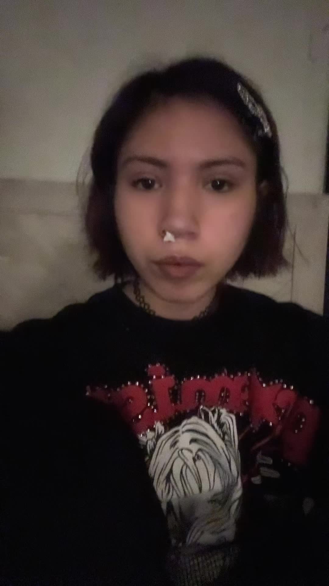 @(^_−)−☆