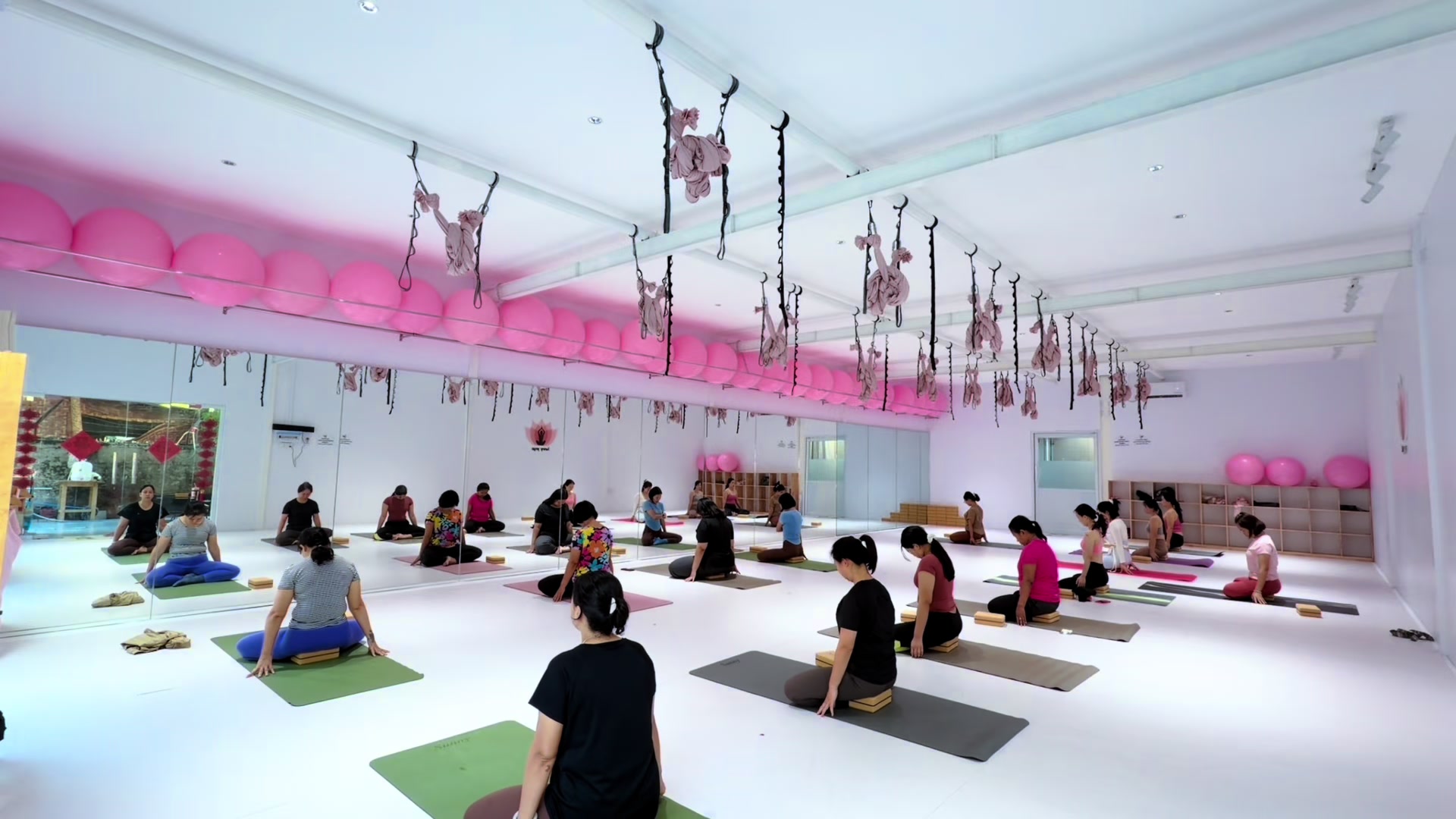 @SUNNY YOGA @MDY