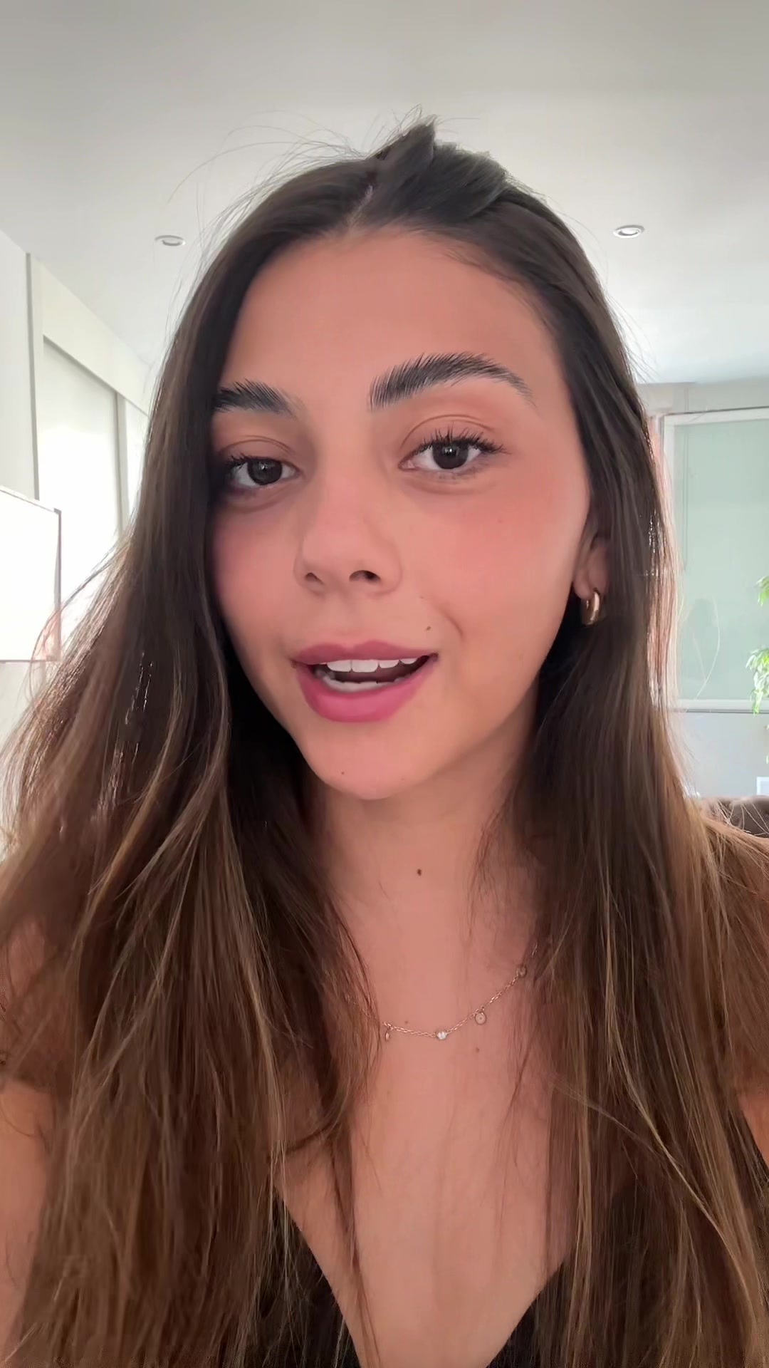 @adrianaleivaac