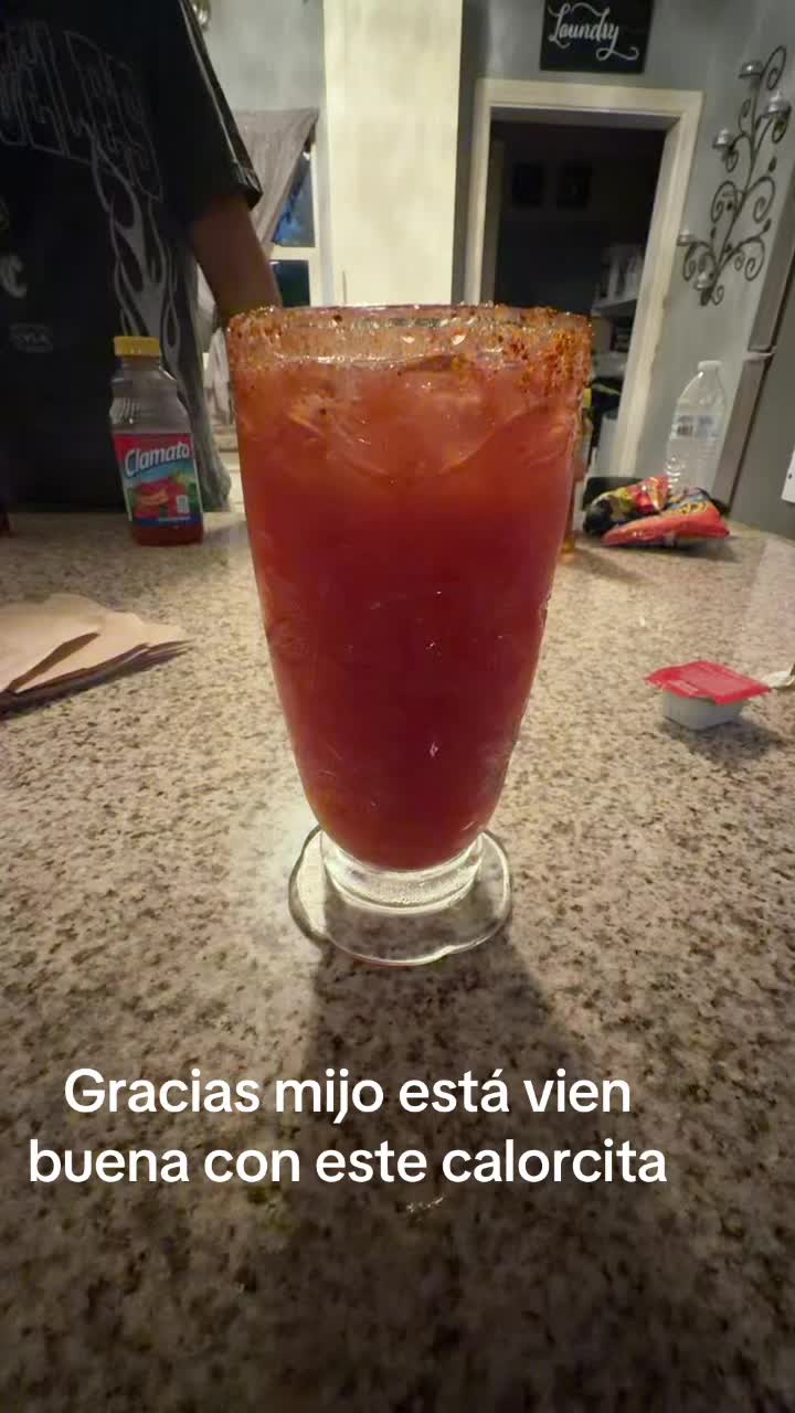 @💕👑Quiuuubo t&iacute;a Chela y kico