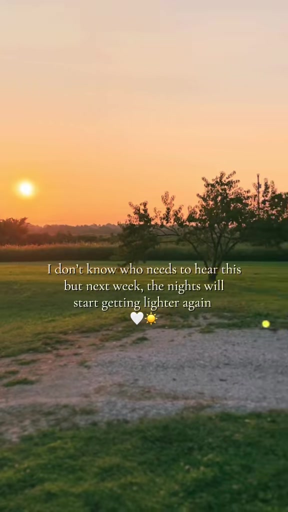 @TheGrandmaCottage &bull; 🪞🕯️🪿