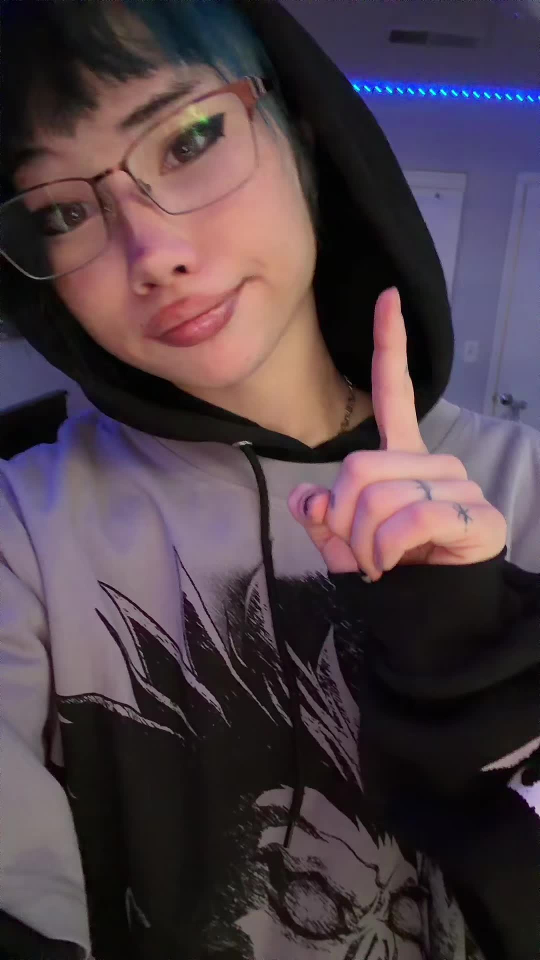 @yummyknivez