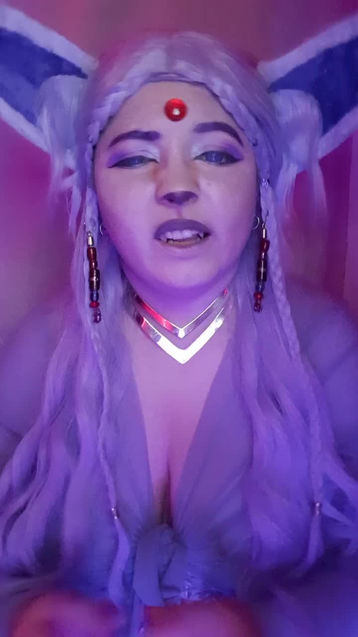 @RavynTheSmolElf
