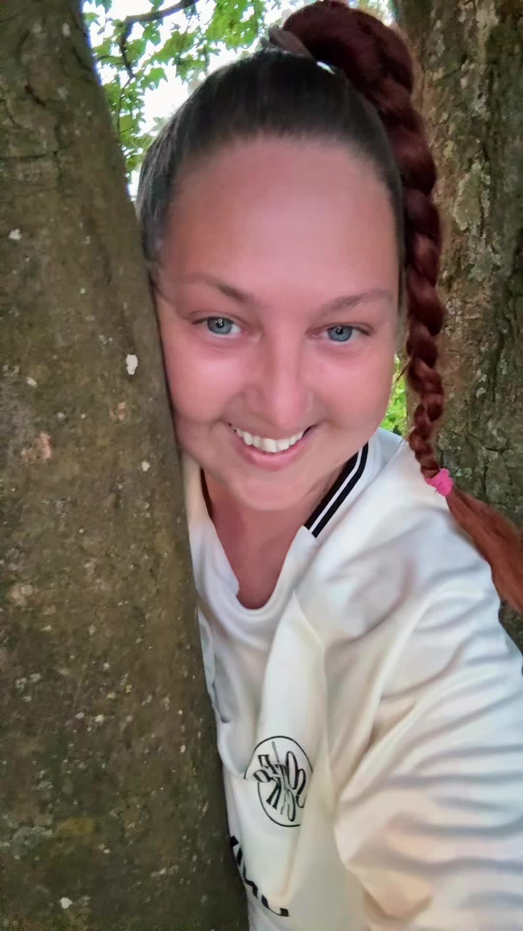 @Lanya Aliens 43J 🥰