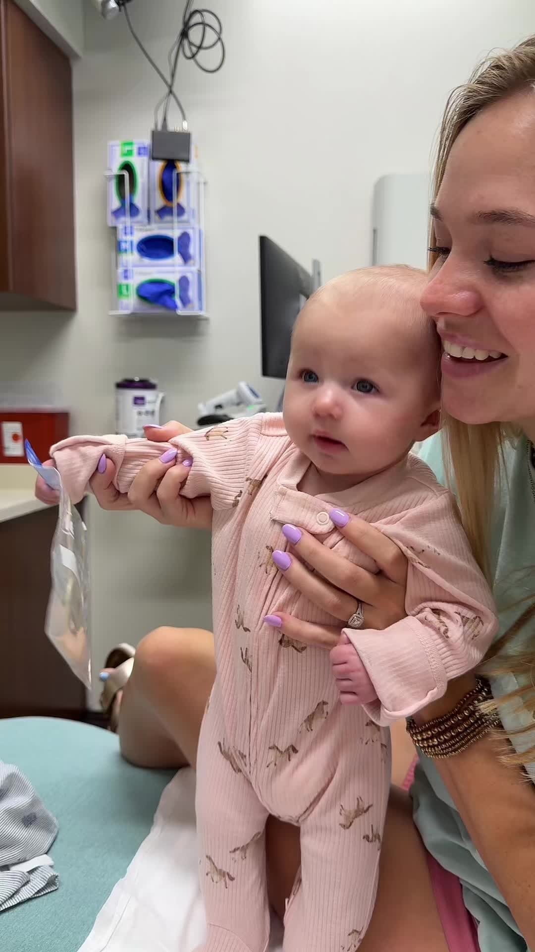 @Chloe DeVane || SAHM🎀✨