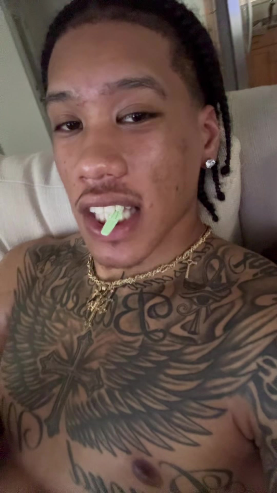 @e