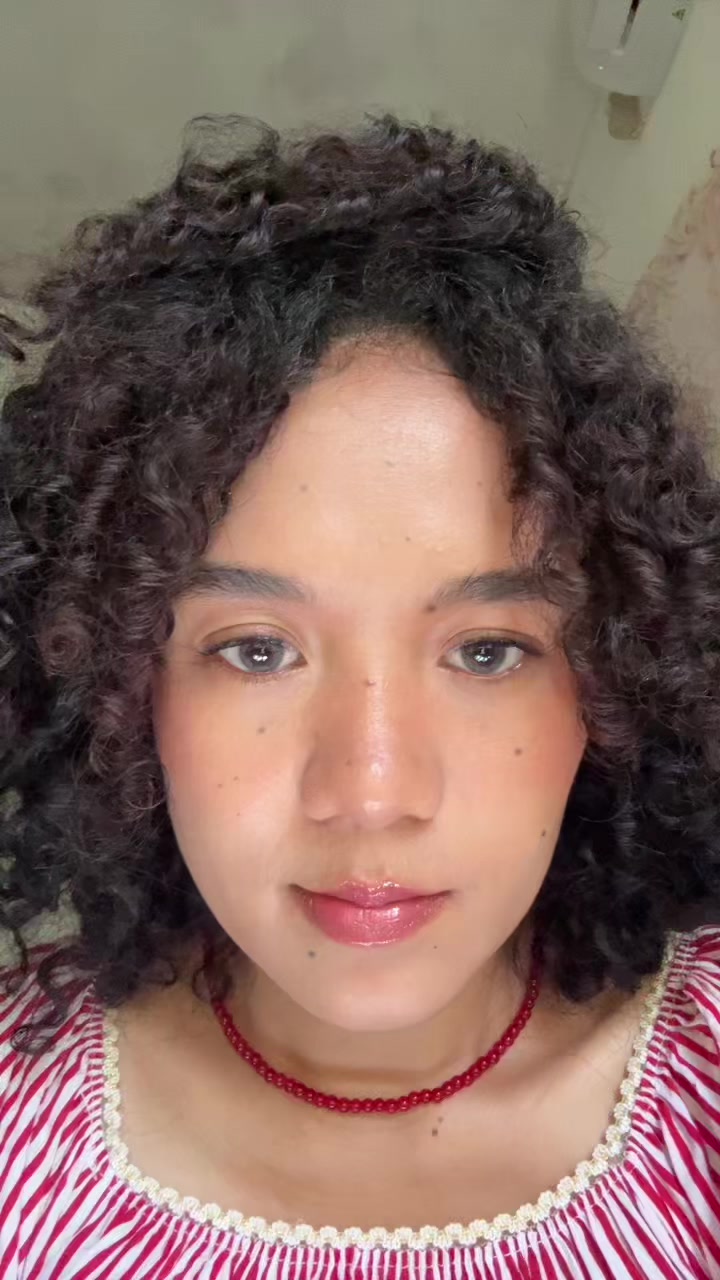 @veenique_